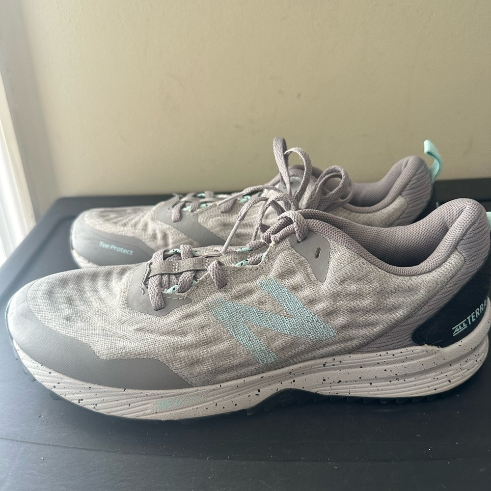 New Balance Womens 9.5B Trail Runner Summer Fog/Marblehead WTNTRLG3